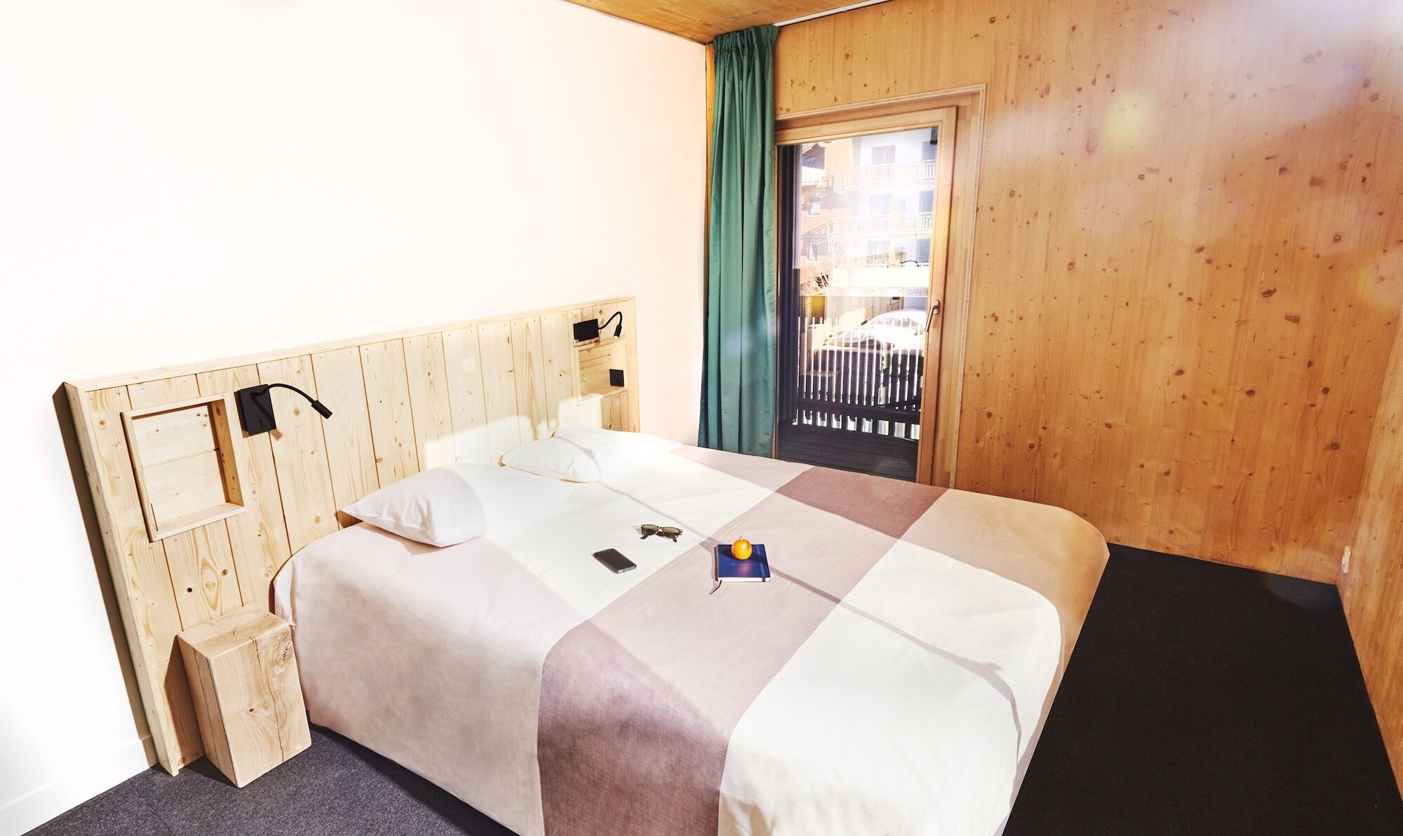 The People - Les 2 Alpes Hotel เลส์เดอซาลป์ ภายนอก รูปภาพ